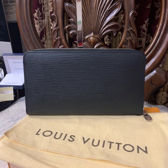 Louis Vuitton Organizer Epi Black  Wallet - Picture 2 of 9